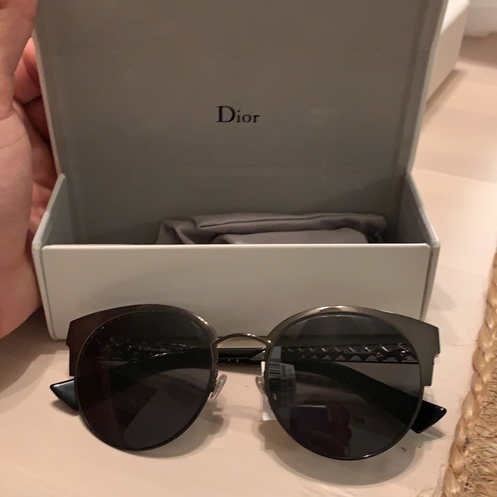 Dior sunglasses. - Picture 3 of 3